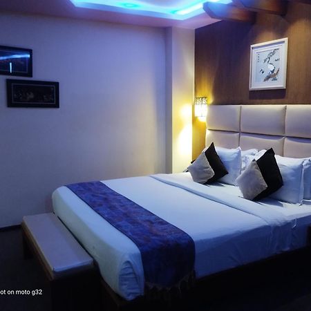 Dolphin Chocolate Inn Chandannagar Exterior photo